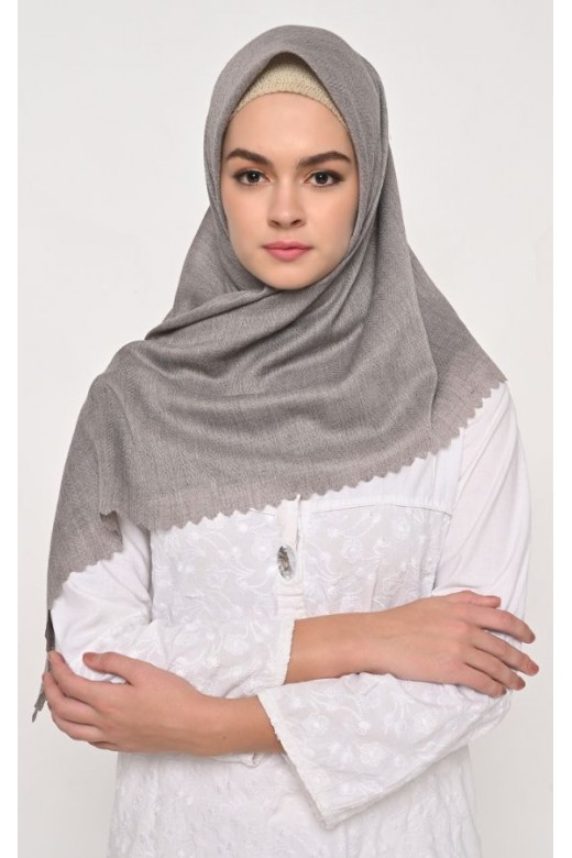 Hijab Segi 4 Voal Zaffron Lasercut Stupa Grey